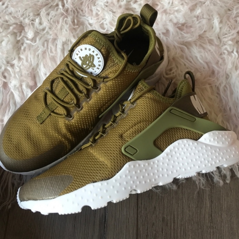 Nike Air Huarache Run Ultra sneakers in Olive
